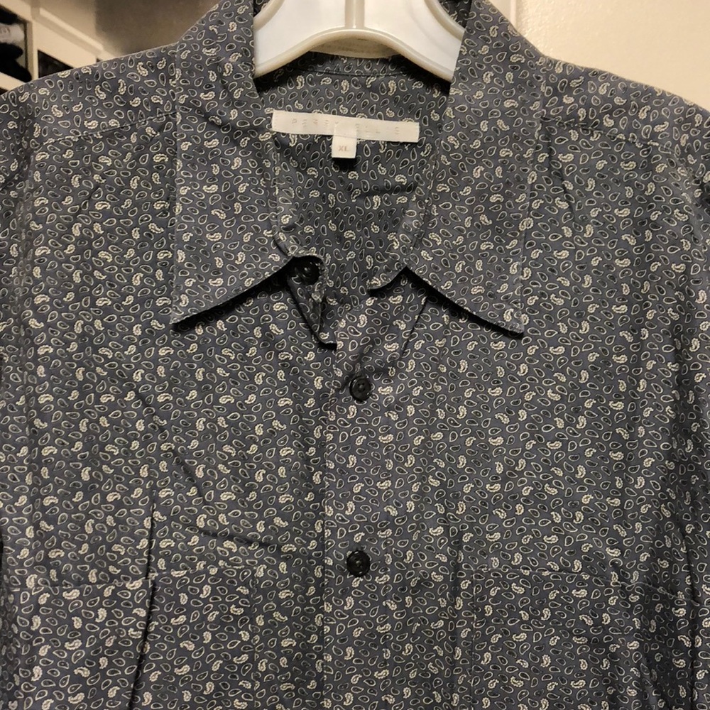 Men’s Perry Ellis Paisley Dress Shirt
